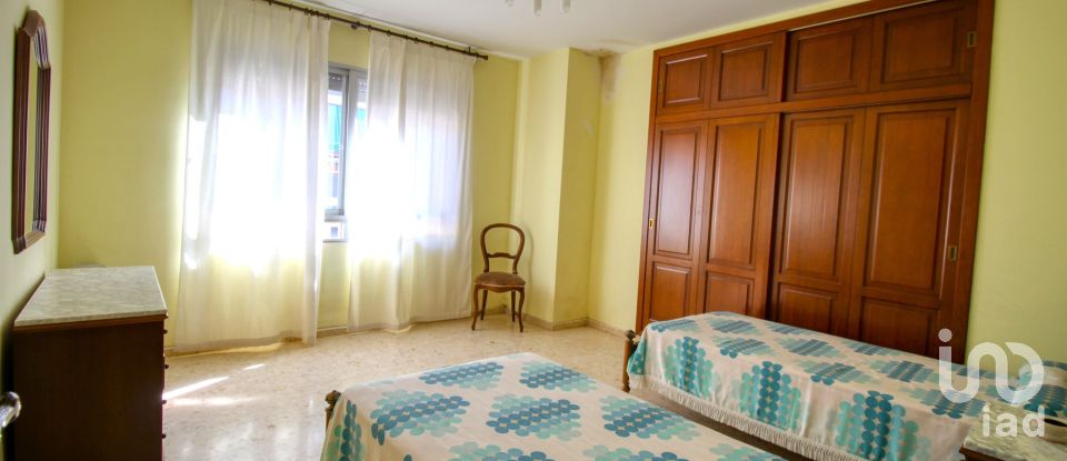 Piso 5 habitaciones de 307 m² en Oliva (46780)