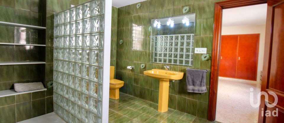 Piso 5 habitaciones de 307 m² en Oliva (46780)