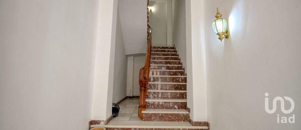 Piso 5 habitaciones de 307 m² en Oliva (46780)