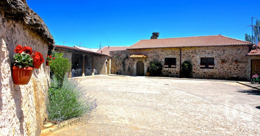 Restaurant de 284 m² à Murias de Rechivaldo (24718)