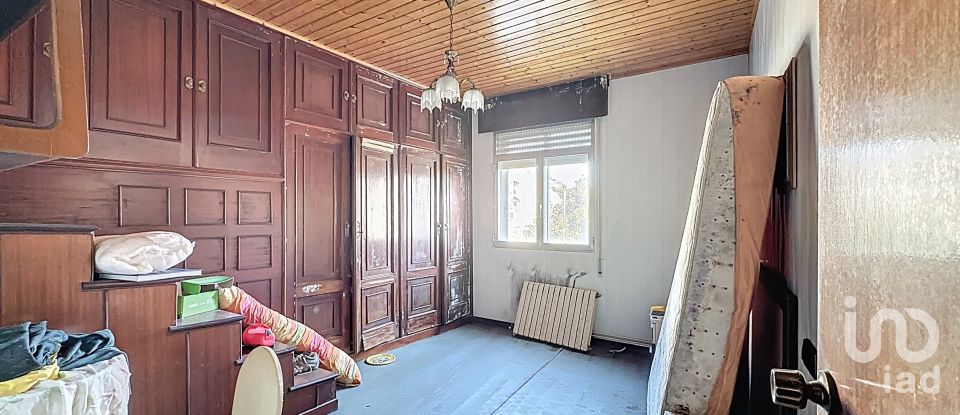 Piso 6 habitaciones de 221 m² en Portonovo (36970)