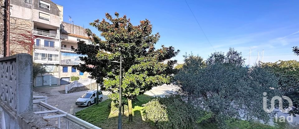 Piso 6 habitaciones de 221 m² en Portonovo (36970)