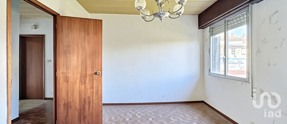 Piso 6 habitaciones de 221 m² en Portonovo (36970)