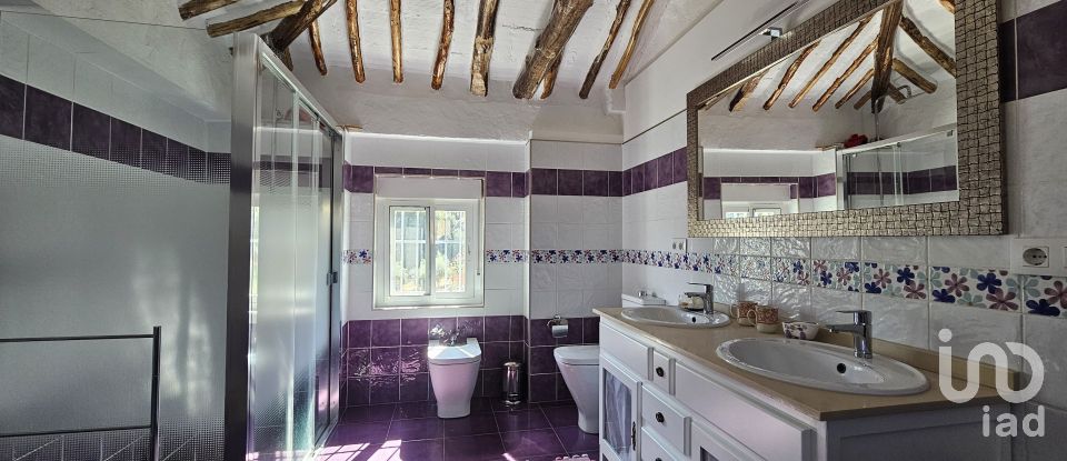 Casa rústica 5 habitaciones de 256 m² en Montefrío (18270)