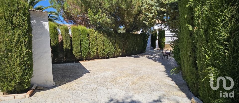 Casa rústica 5 habitaciones de 256 m² en Montefrío (18270)