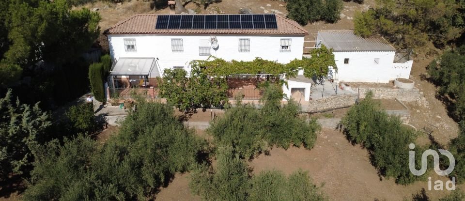 Casa rústica 5 habitaciones de 256 m² en Montefrío (18270)