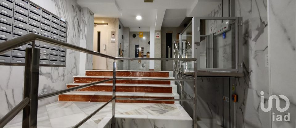 Pis 3 habitacions de 55 m² a Málaga (29013)