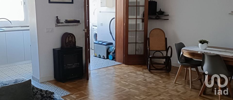 Piso 4 habitaciones de 121 m² en Barcelona (08012)