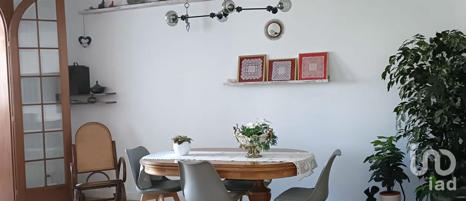 Piso 4 habitaciones de 121 m² en Barcelona (08012)