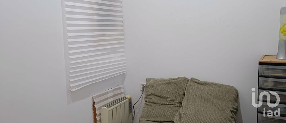 Piso 4 habitaciones de 121 m² en Barcelona (08012)