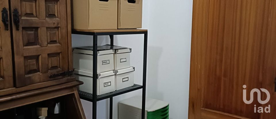 Piso 4 habitaciones de 121 m² en Barcelona (08012)