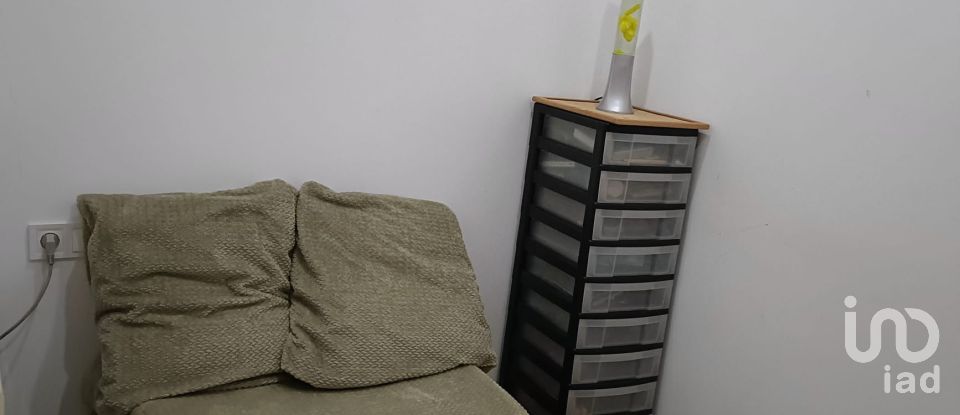 Piso 4 habitaciones de 121 m² en Barcelona (08012)