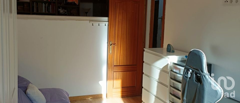 Piso 4 habitaciones de 121 m² en Barcelona (08012)