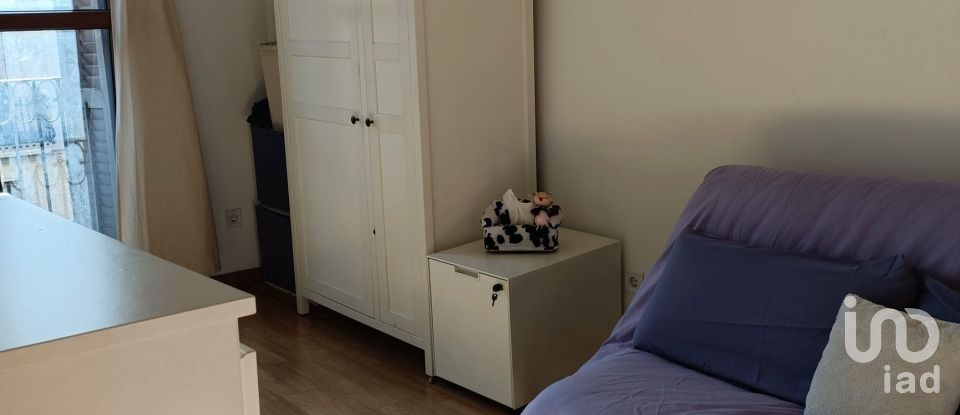 Piso 4 habitaciones de 121 m² en Barcelona (08012)