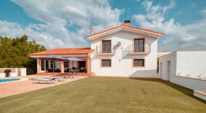 Cottage 5 bedrooms of 420 m² in Albatera (03340)