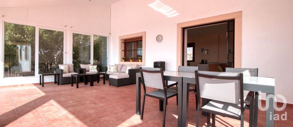 Chalet 5 habitaciones de 420 m² en Albatera (03340)