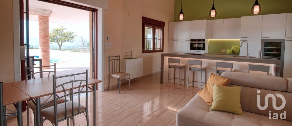 Chalet 5 habitaciones de 420 m² en Albatera (03340)