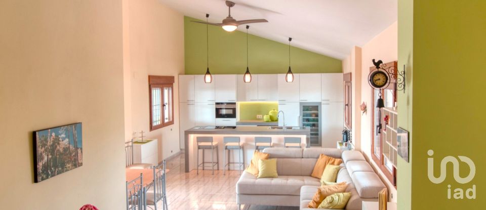 Chalet 5 habitaciones de 420 m² en Albatera (03340)