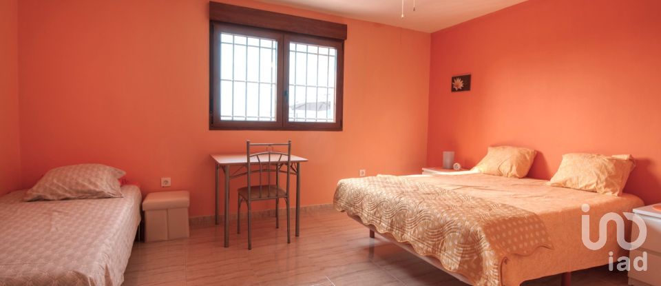 Chalet 5 habitaciones de 420 m² en Albatera (03340)