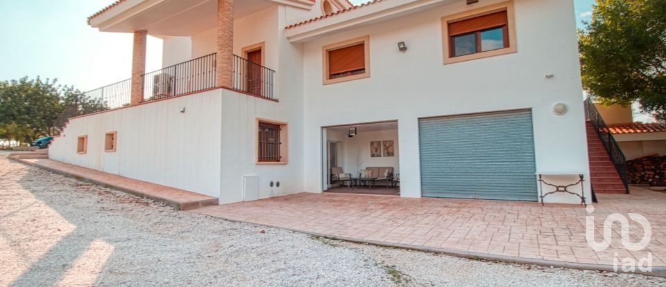 Chalet 5 habitaciones de 420 m² en Albatera (03340)