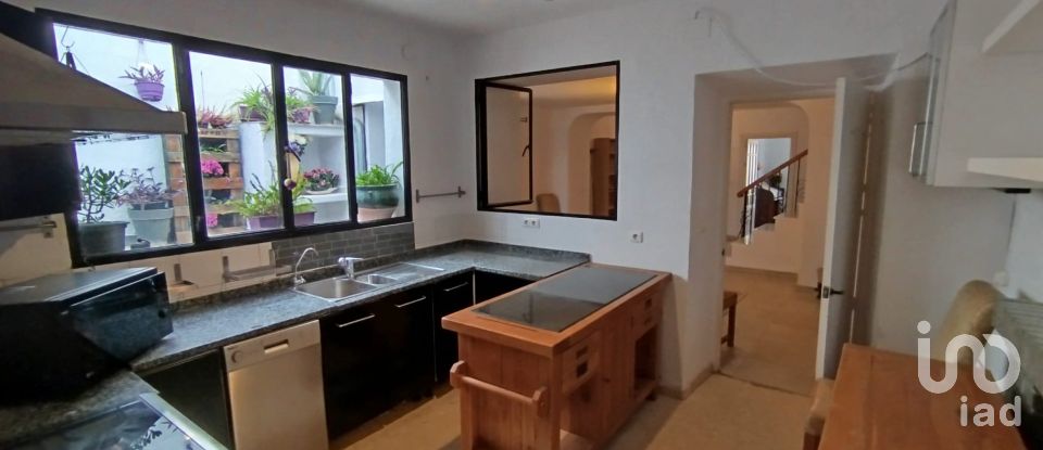 Village house 4 bedrooms of 210 m² in Archidona (29300)