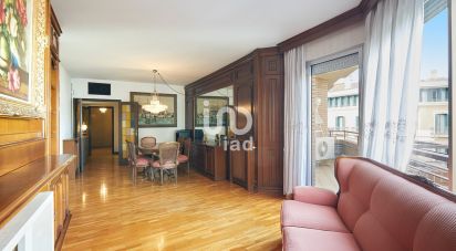 Pis 4 habitacions de 136 m² a Barcelona (08010)