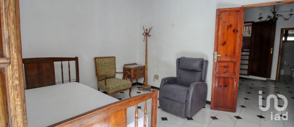 Maison de village 4 chambres de 186 m² à Oliva (46780)