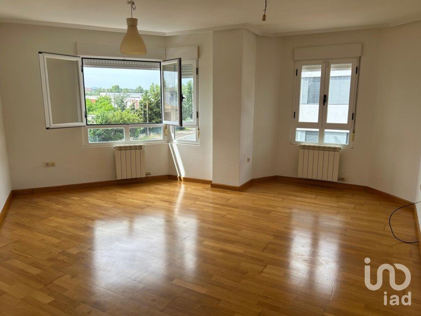 Piso 2 habitaciones de 78 m² en Villaobispo de Las Regueras (24195)