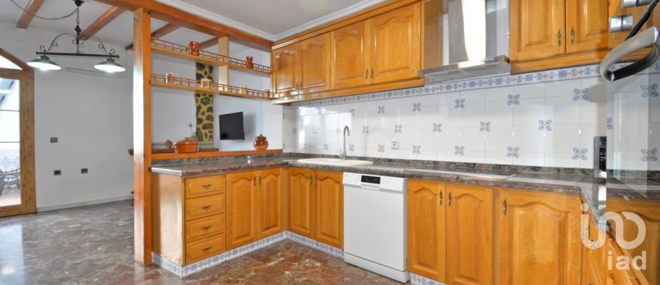 Appartement en maison 4 chambres de 314 m² à Sax (03630)