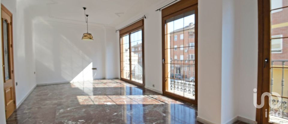 Appartement en maison 4 chambres de 314 m² à Sax (03630)