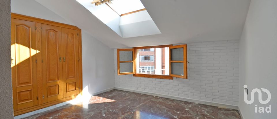 Appartement en maison 4 chambres de 314 m² à Sax (03630)