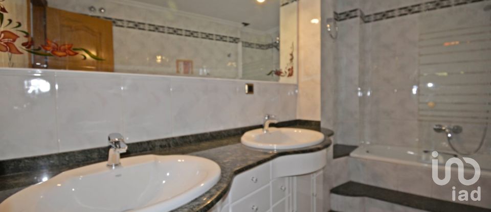 Appartement en maison 4 chambres de 314 m² à Sax (03630)