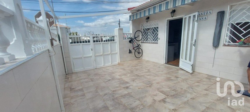 Casa 3 habitacions de 57 m² a Torrevieja (03184)