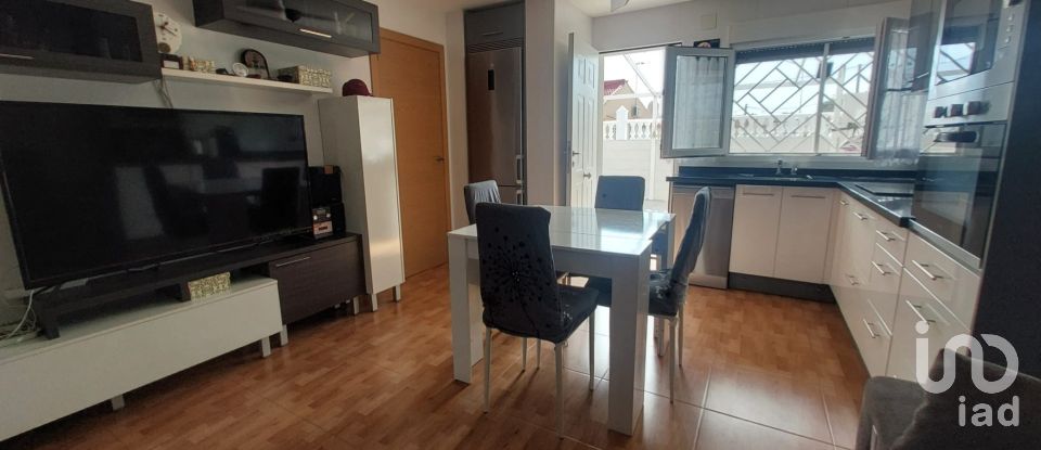 Casa 3 habitacions de 57 m² a Torrevieja (03184)
