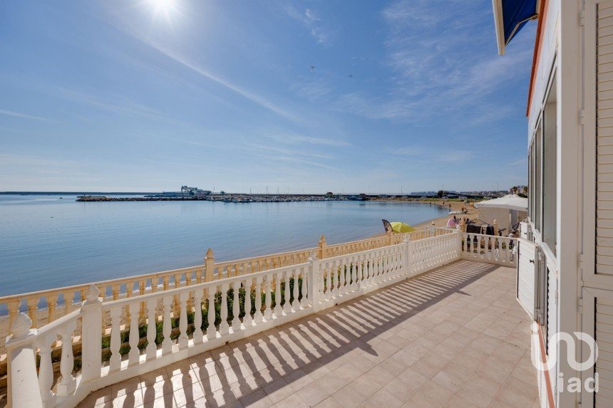 Piso 4 habitaciones de 146 m² en Torrevieja (03185)