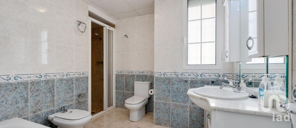 Piso 4 habitaciones de 146 m² en Torrevieja (03185)