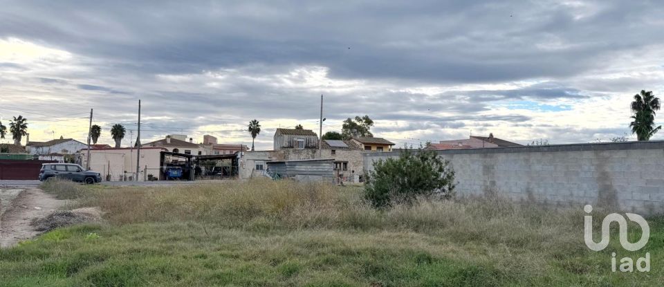 Terreno urbano de 689 m² en Deltebre (43580)