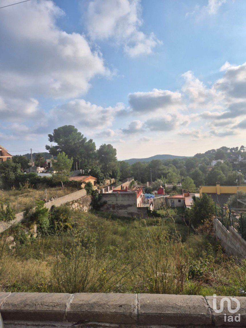 Terreno de 606 m² en Canyelles (08811)