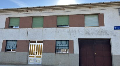 Casa de poble 4 habitacions de 273 m² a Pozuelo del Páramo (24796)