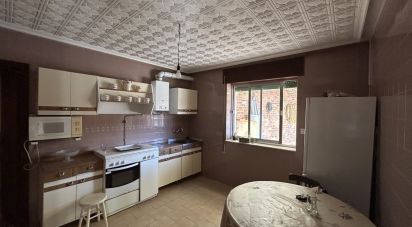 Casa de poble 4 habitacions de 273 m² a Pozuelo del Páramo (24796)