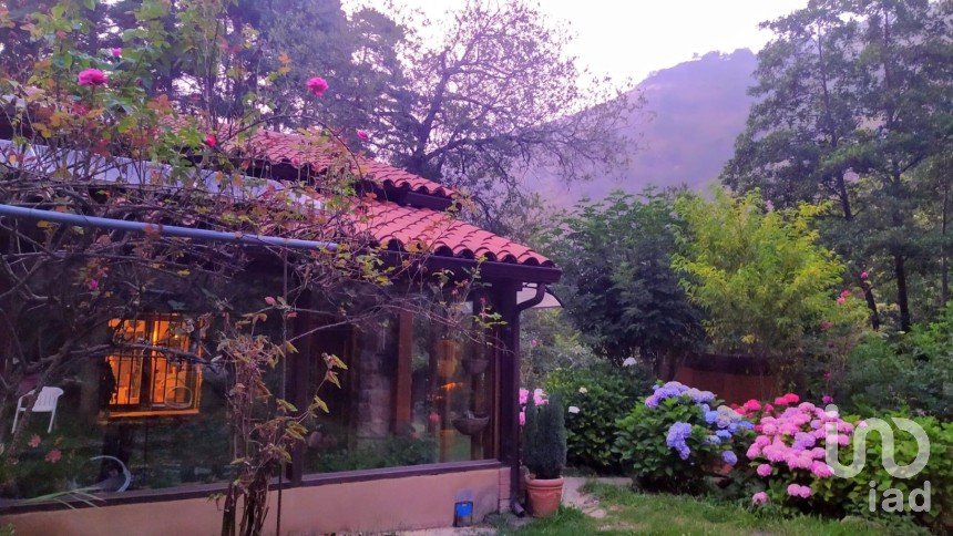 Casa rural 5 habitaciones de 230 m² en Los Tojos (39518)