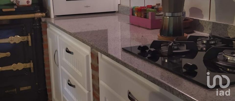 Casa rural 5 habitaciones de 230 m² en Los Tojos (39518)