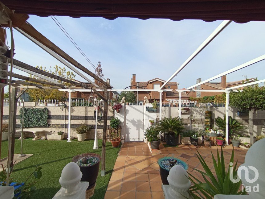 Casa 5 habitaciones de 262 m² en Meco (28880)