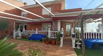 House 5 bedrooms of 262 m² in Meco (28880)