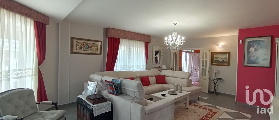 Casa 5 habitaciones de 262 m² en Meco (28880)