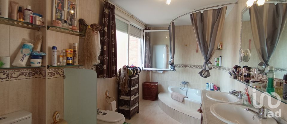 Casa 5 habitaciones de 262 m² en Meco (28880)