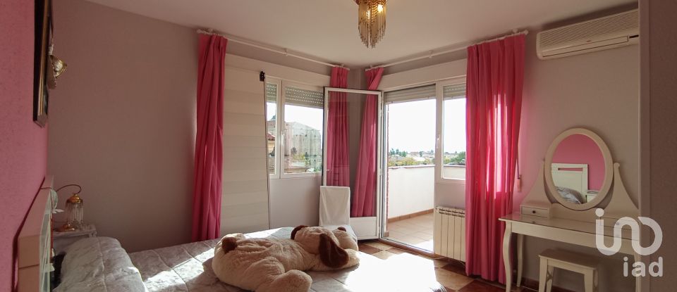 Casa 5 habitaciones de 262 m² en Meco (28880)