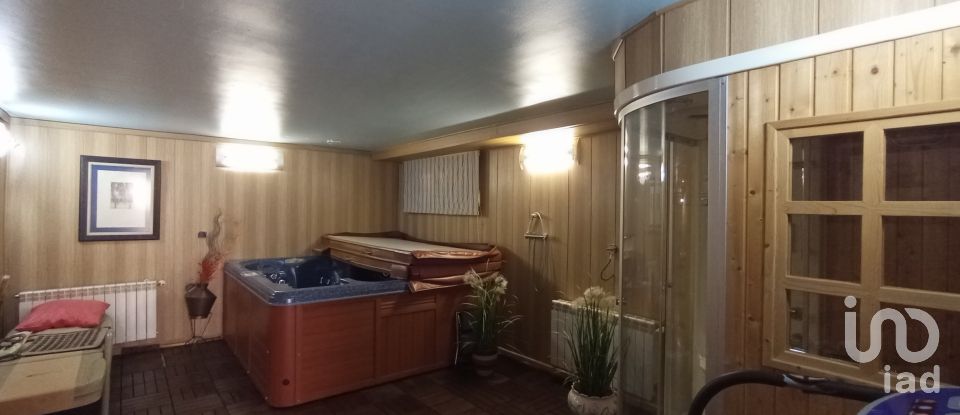 Casa 5 habitaciones de 262 m² en Meco (28880)