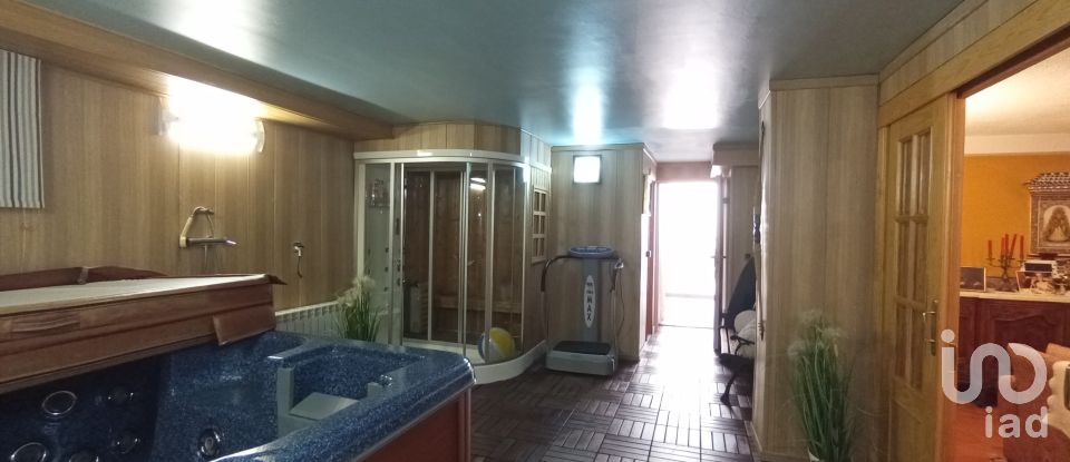 Casa 5 habitaciones de 262 m² en Meco (28880)