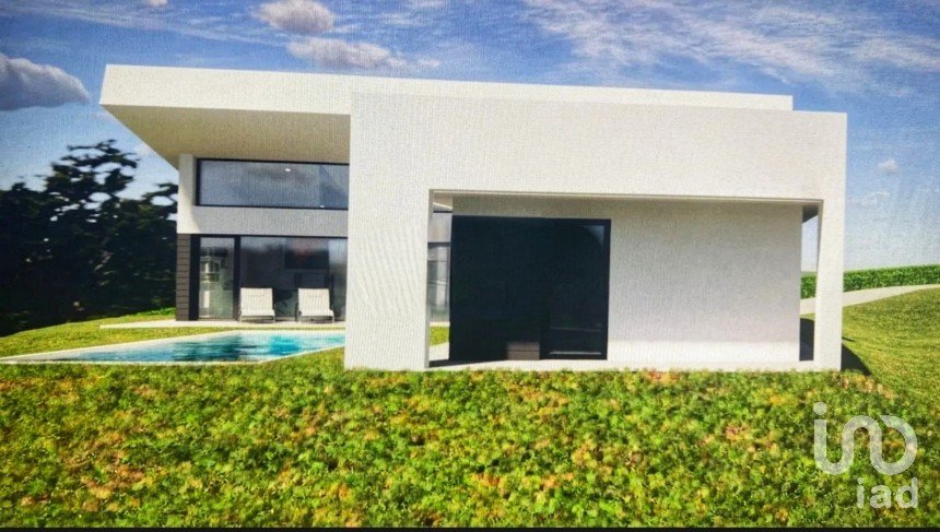 Terreno urbano de 3.075 m² en Zaramillo (48820)